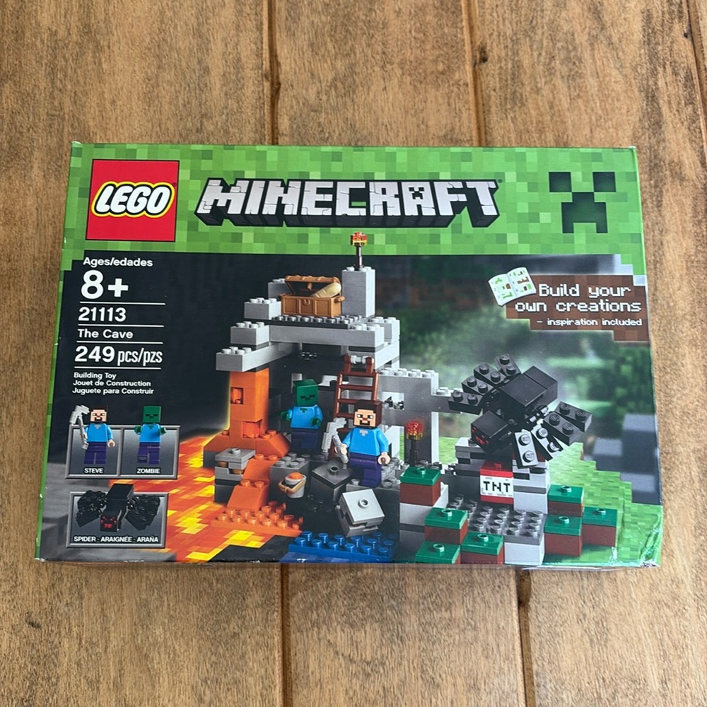 Lego 21113 Minecraft The Cave - FREE SHIPPING - unopened box
